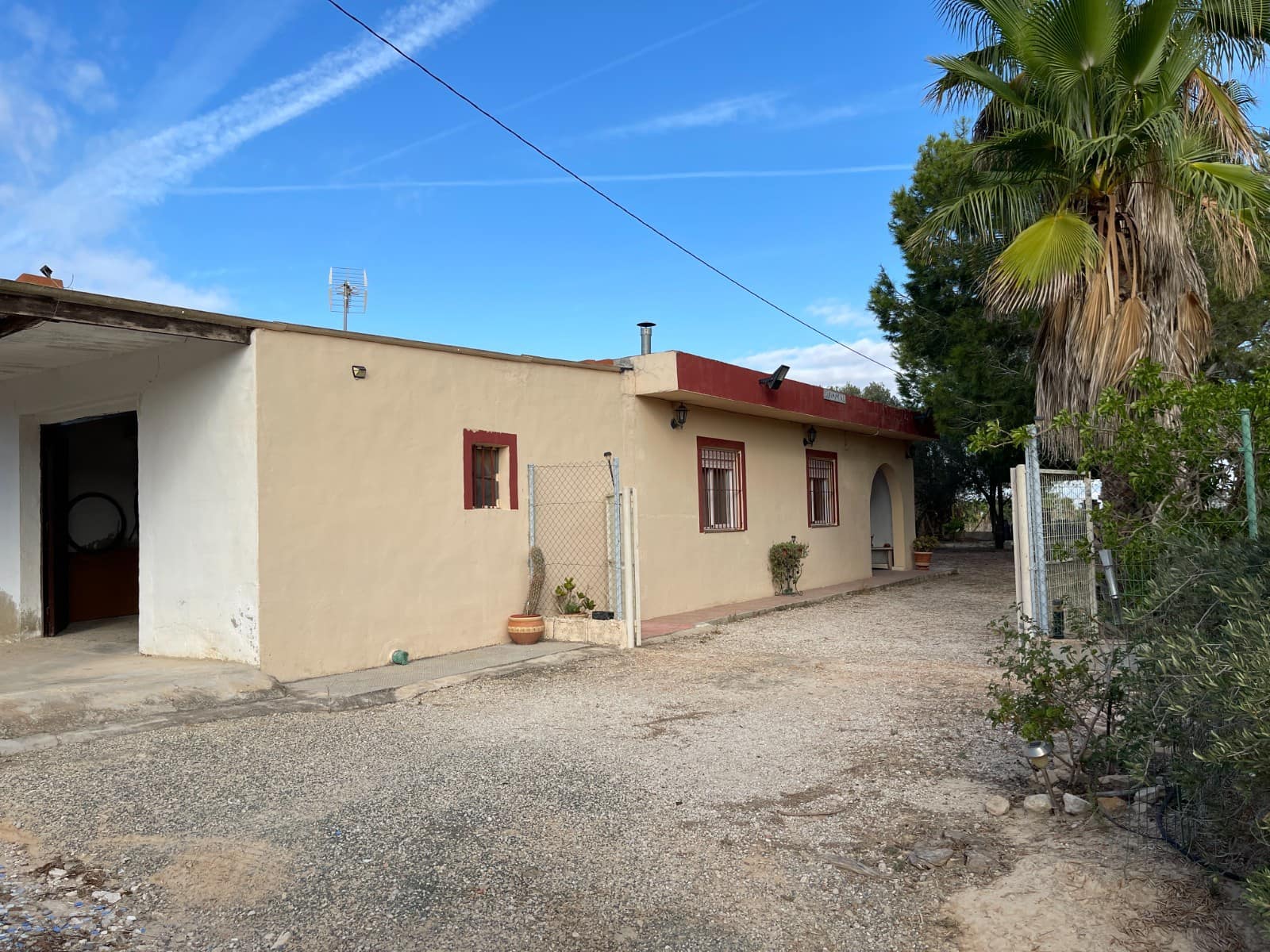 Finca/Country House for sale in Jacarilla - € 147,000 (Ref: 9608947)