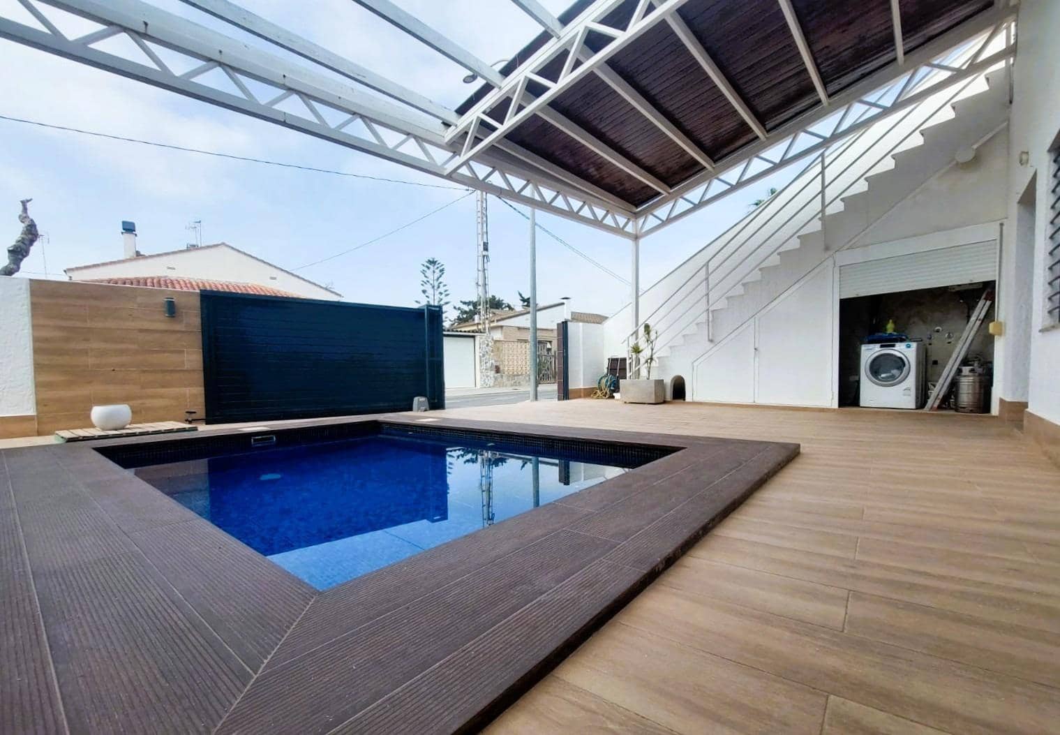 3 bedroom Villa for sale in Torre de la Horadada - € 598,000 (Ref: 9608960)