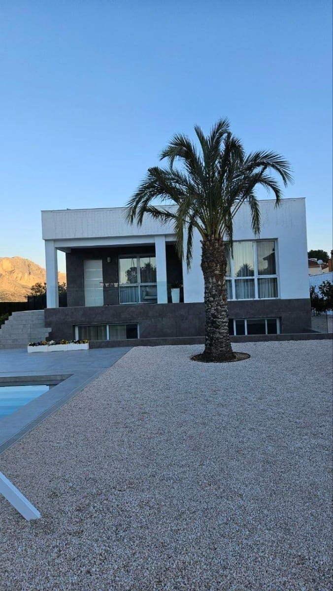 4 sovrum Villa till salu i Orihuela - 449 000 € (Ref: 9608961)