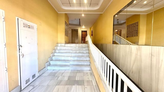 2 makuuhuone Huoneisto myytävänä paikassa Torrevieja mukana uima-altaan - 119 900 € (Ref: 9608966)