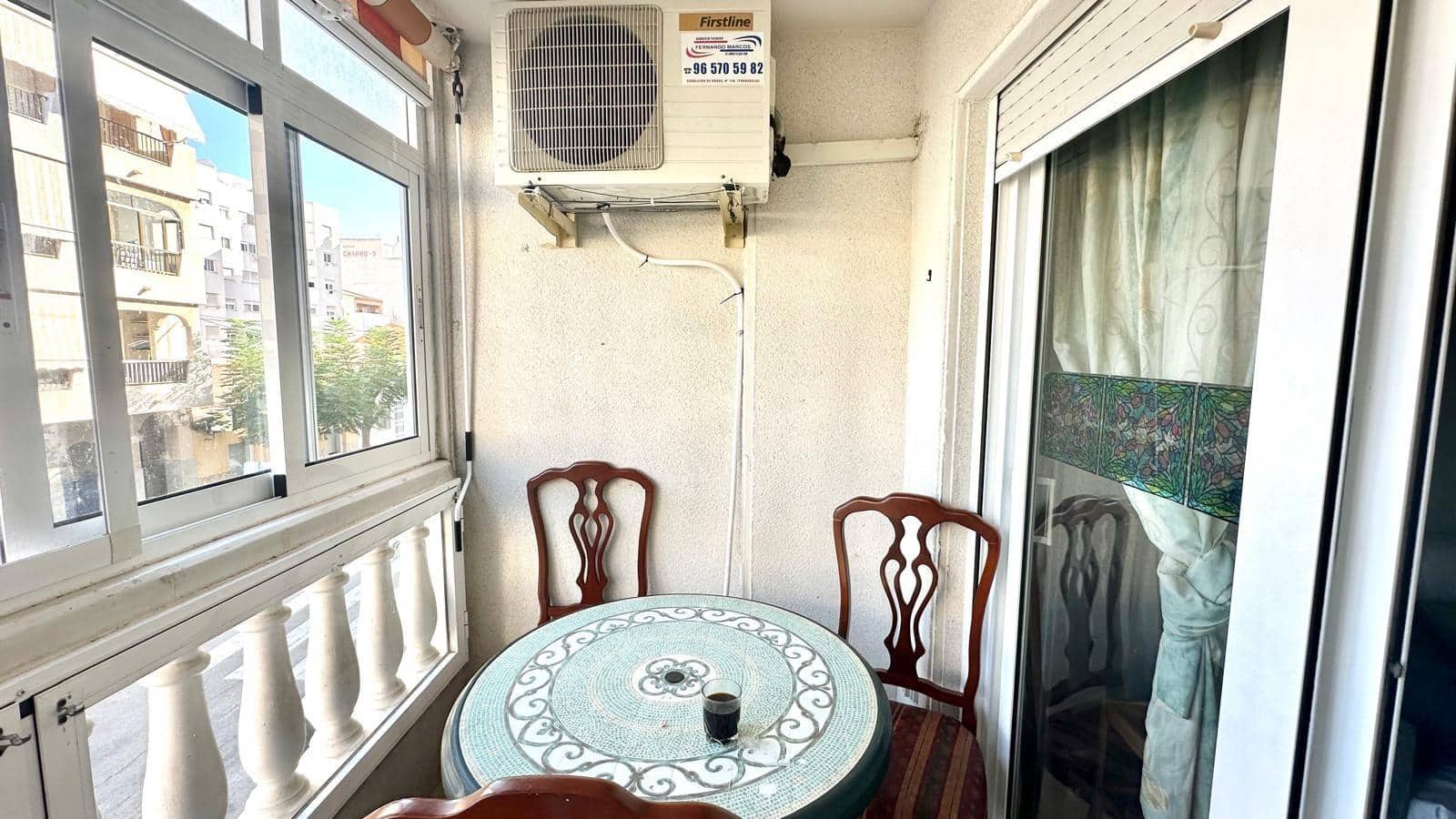 2 makuuhuone Huoneisto myytävänä paikassa Torrevieja mukana uima-altaan - 119 900 € (Ref: 9608966)