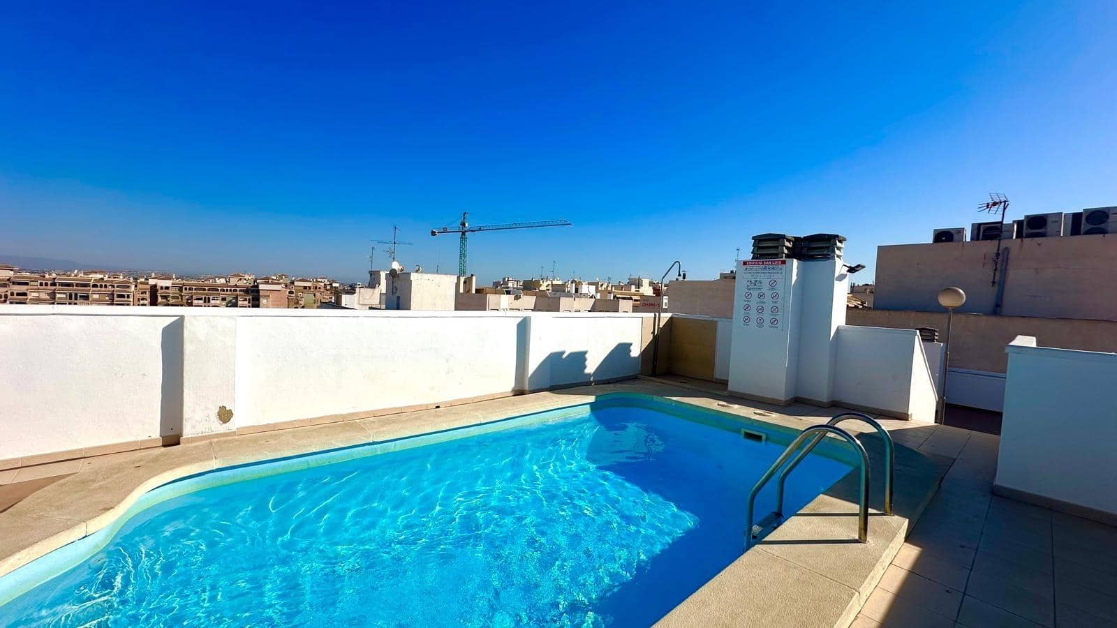 2 makuuhuone Huoneisto myytävänä paikassa Torrevieja mukana uima-altaan - 119 900 € (Ref: 9608966)