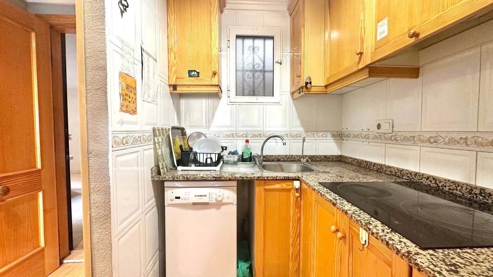 2 makuuhuone Huoneisto myytävänä paikassa Torrevieja mukana uima-altaan - 119 900 € (Ref: 9608966)