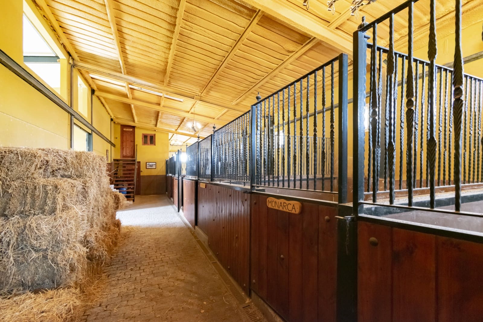 4 slaapkamer Villa te koop in El Beal met zwembad garage - € 1.299.000 (Ref: 9608978)