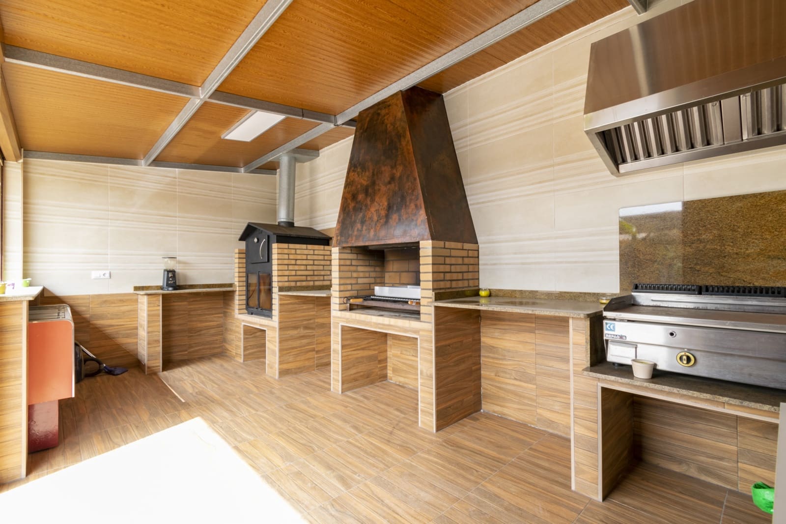 4 slaapkamer Villa te koop in El Beal met zwembad garage - € 1.299.000 (Ref: 9608978)