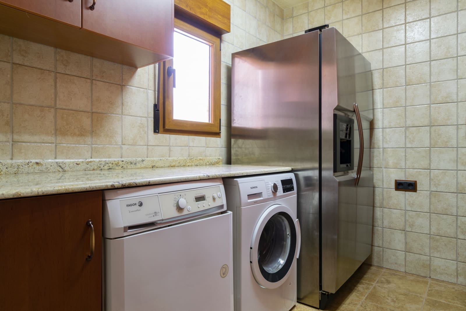 4 slaapkamer Villa te koop in El Beal met zwembad garage - € 1.299.000 (Ref: 9608978)