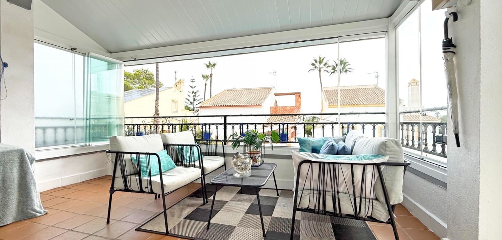 2 bedroom Villa for sale in Villamartin with pool - € 414,900 (Ref: 9608987)