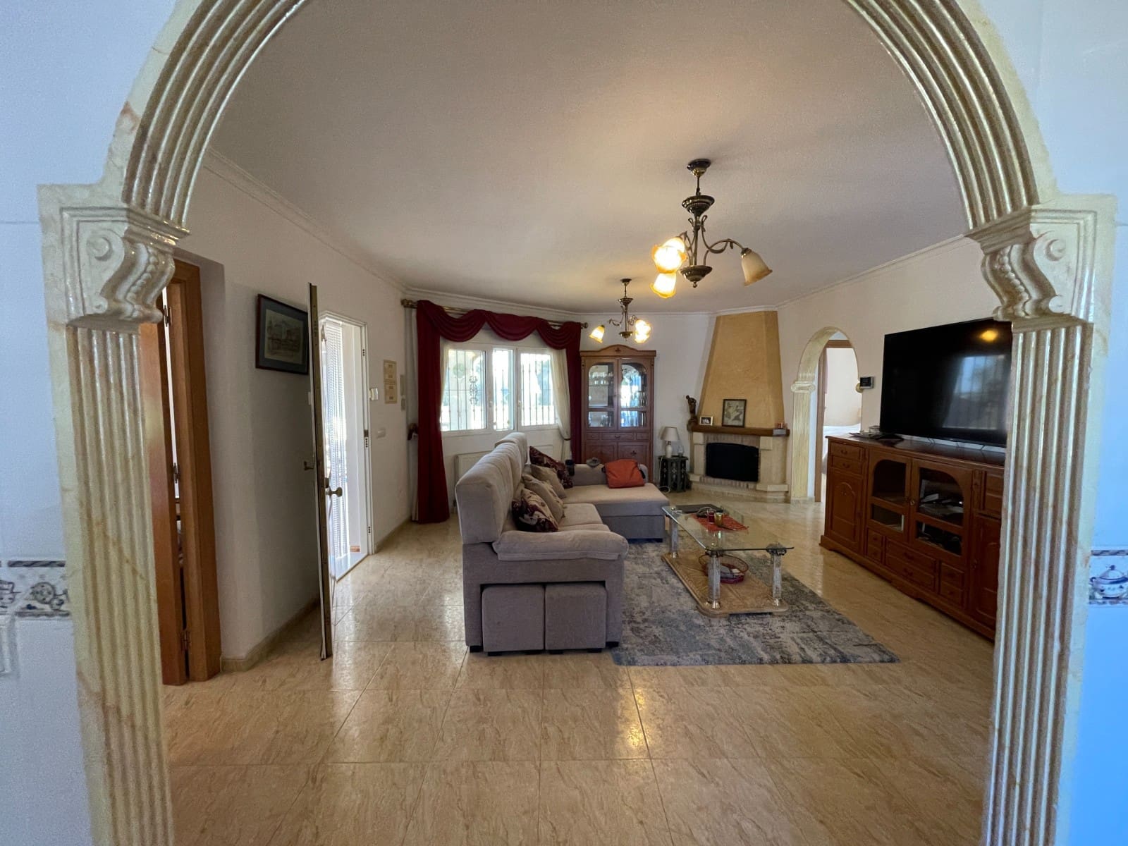 4 bedroom Villa for sale in Catral - € 370,000 (Ref: 9609001)