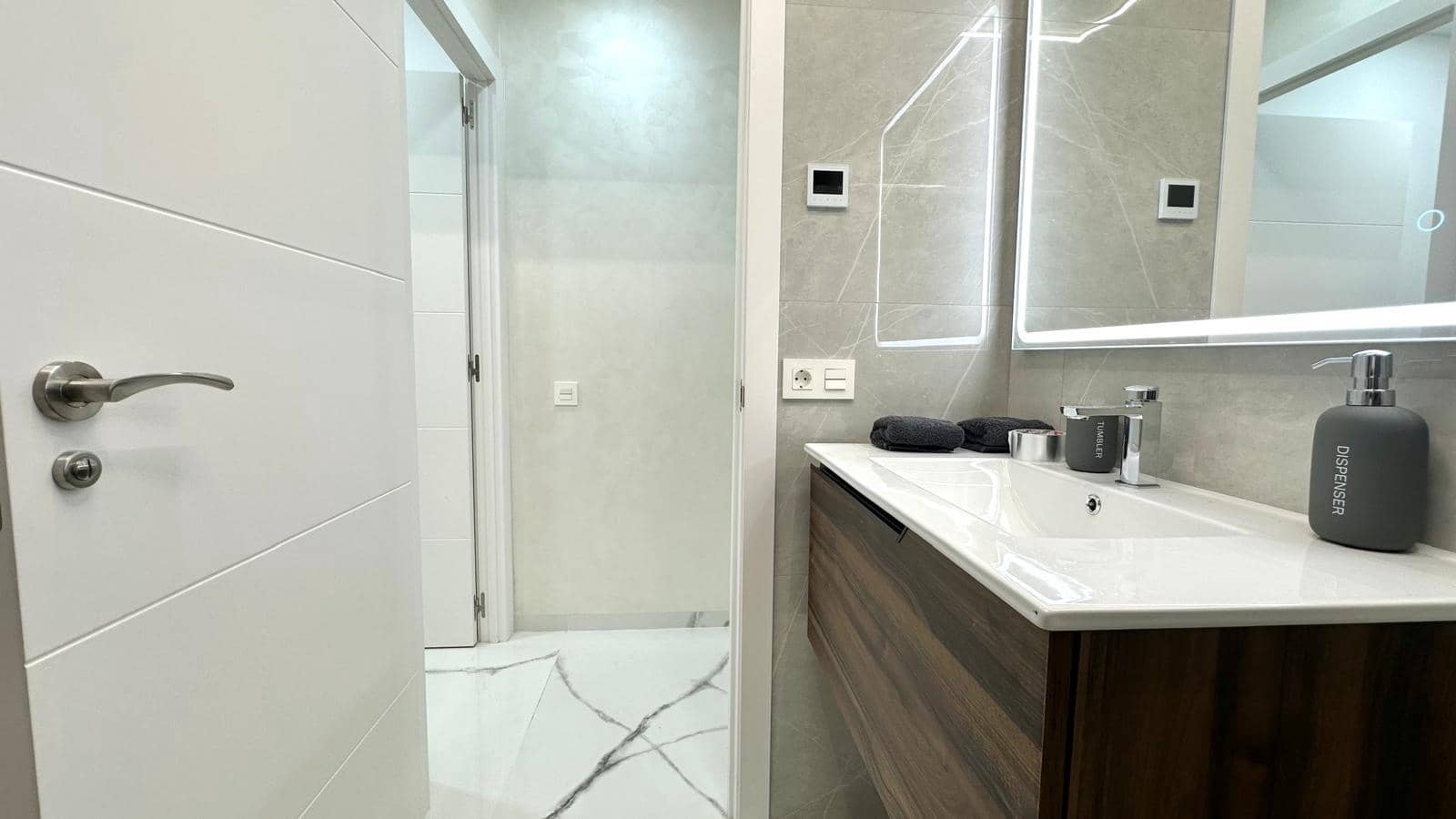 Apartamento de 2 habitaciones en Torrevieja en venta - 250.000 € (Ref: 9609005)