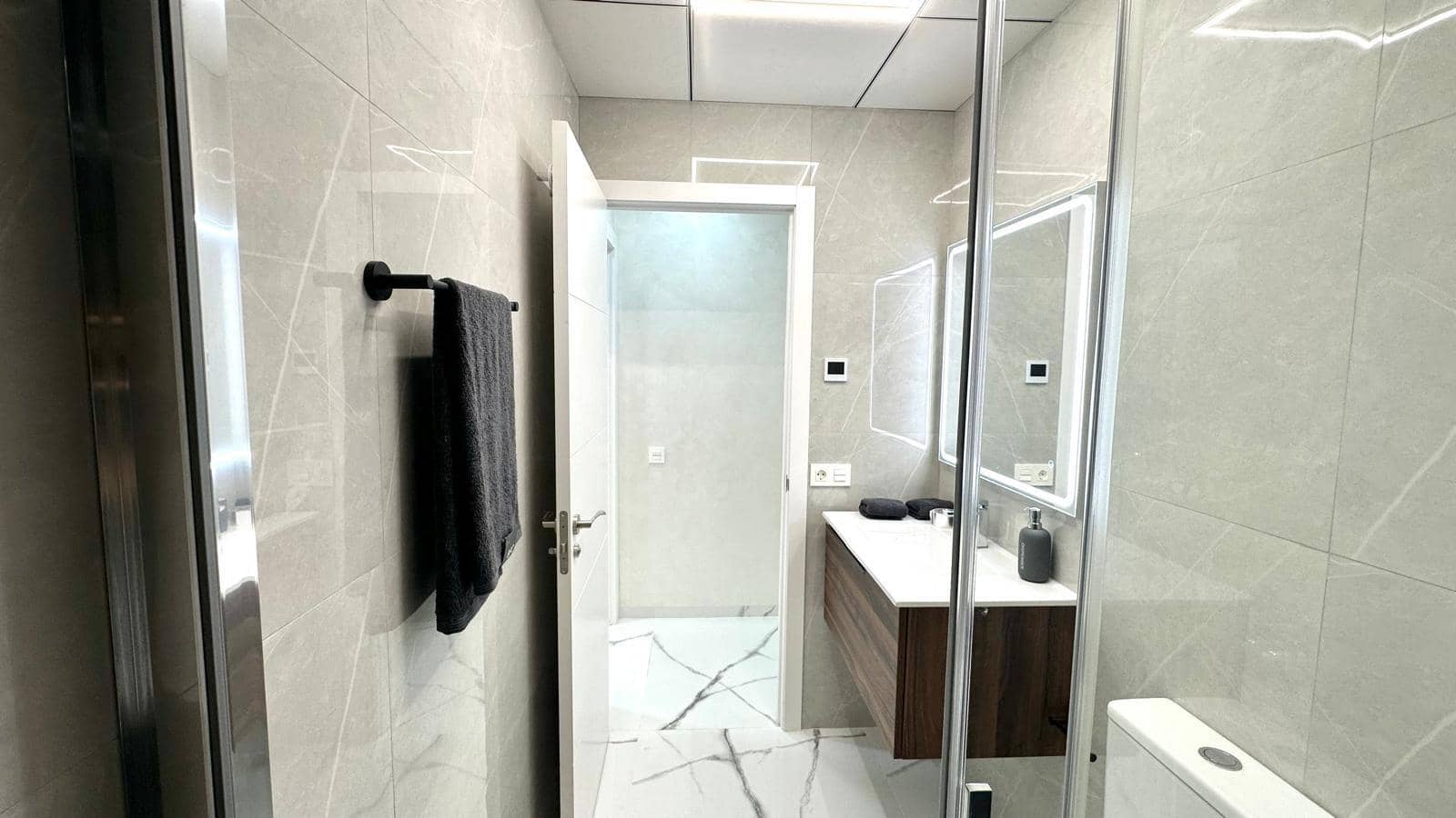 Apartamento de 2 habitaciones en Torrevieja en venta - 250.000 € (Ref: 9609005)