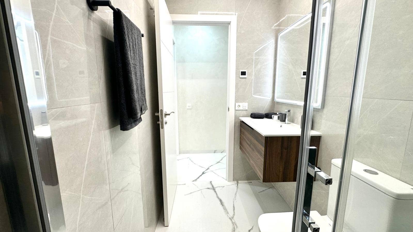 Apartamento de 2 habitaciones en Torrevieja en venta - 250.000 € (Ref: 9609005)