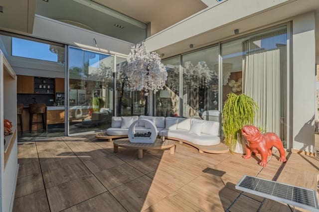 4 bedroom Villa for sale in Benijófar with pool - € 1,250,000 (Ref: 9609014)