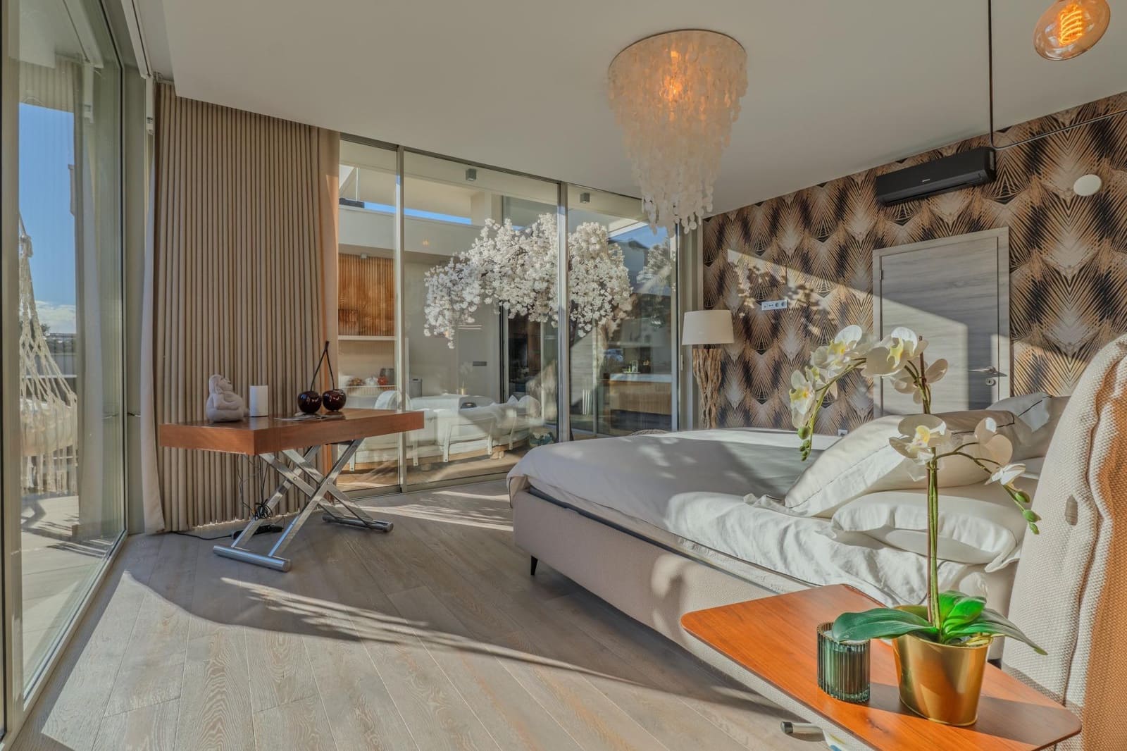 4 bedroom Villa for sale in Benijofar with pool - € 1,250,000 (Ref: 9609014)