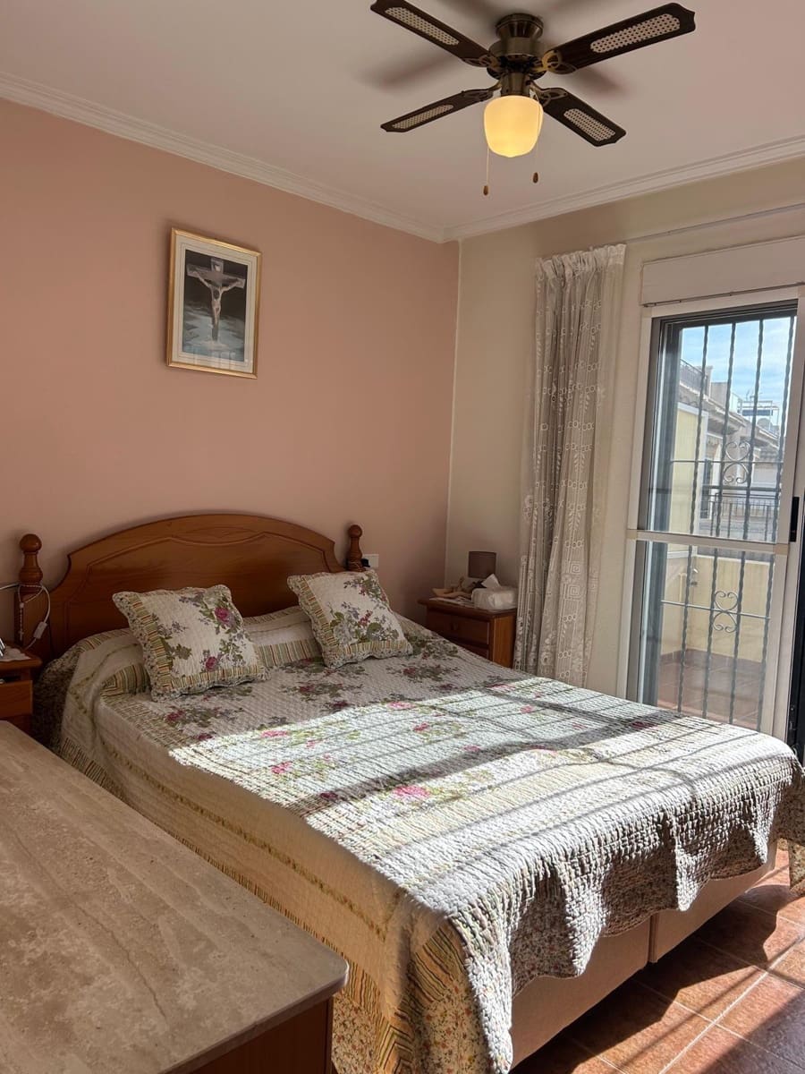 2 makuuhuone Huoneisto myytävänä paikassa Orihuela Costa mukana uima-altaan - 199 000 € (Ref: 9609015)