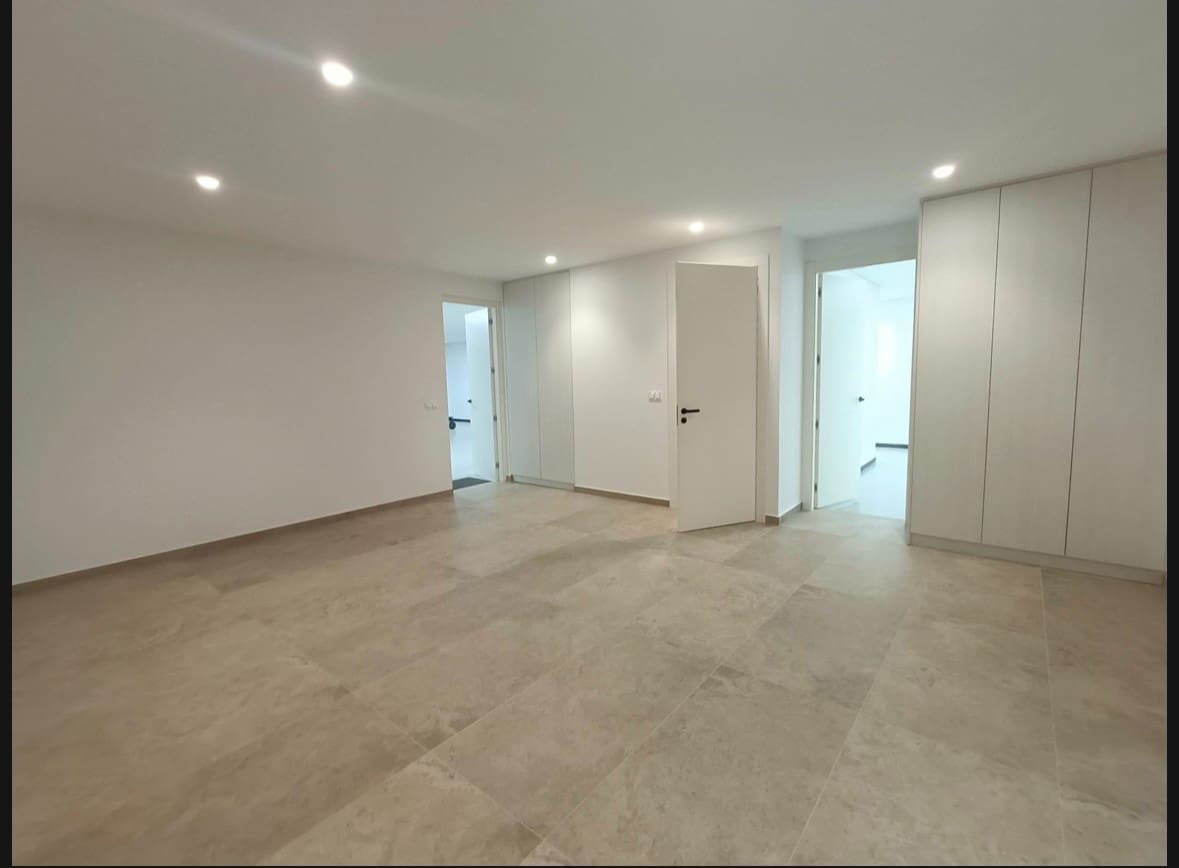 4 slaapkamer Villa te koop in Benijofar met zwembad garage - € 1.495.000 (Ref: 9609017)