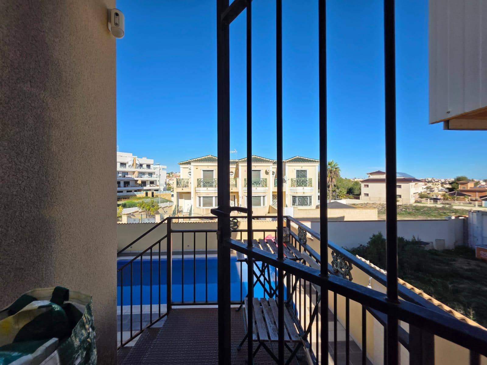 Chalet de 4 habitaciones en Orihuela Costa en venta con piscina - 349.900 € (Ref: 9609019)