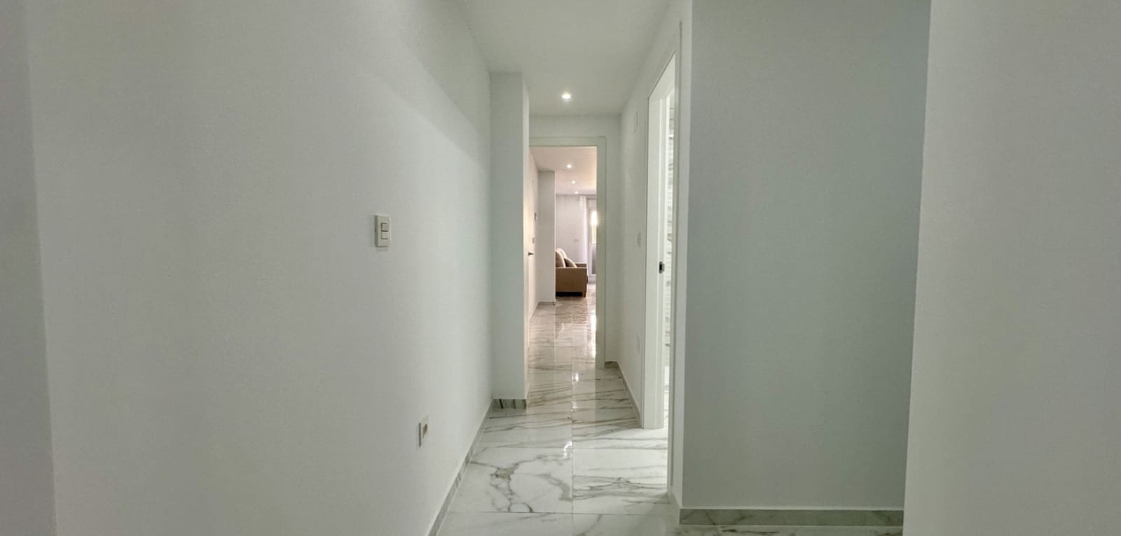 2 bedroom Apartment for sale in Torrevieja - € 239,000 (Ref: 9609101)