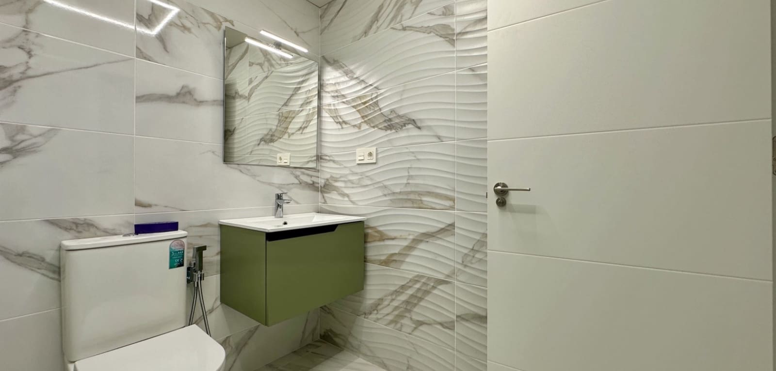 2 bedroom Apartment for sale in Torrevieja - € 239,000 (Ref: 9609101)