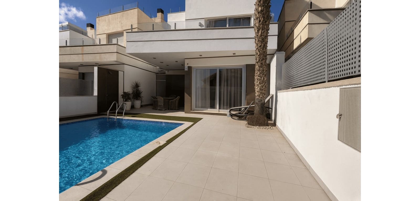 Chalet de 3 habitaciones en Orihuela Costa en venta con piscina - 389.000 € (Ref: 9609108)