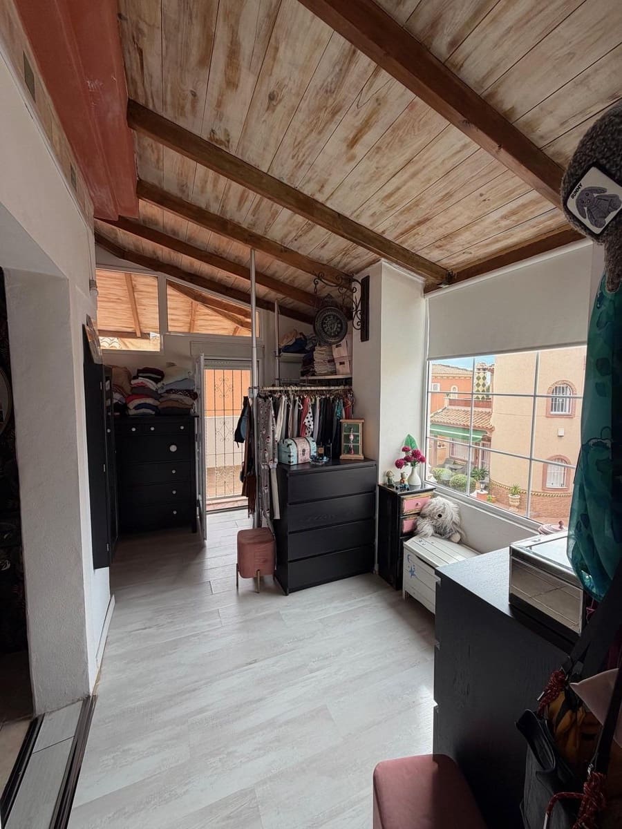 3 makuuhuone Huvila myytävänä paikassa Orihuela Costa mukana uima-altaan - 285 000 € (Ref: 9609111)