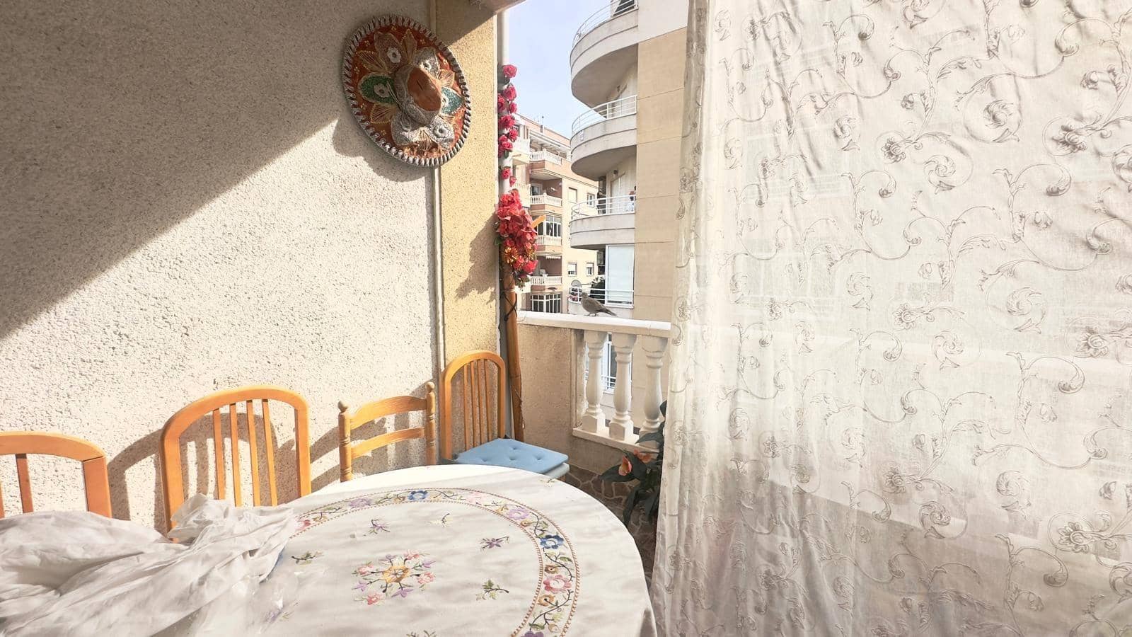 2 makuuhuone Kattohuoneisto myytävänä paikassa Torrevieja mukana uima-altaan - 149 900 € (Ref: 9609120)