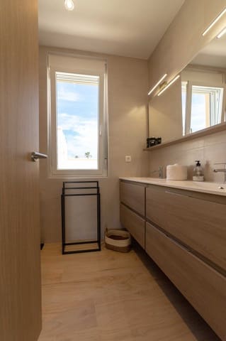 4 bedroom Villa for sale in Centro, Torrevieja - € 780,000 (Ref: 9609123)