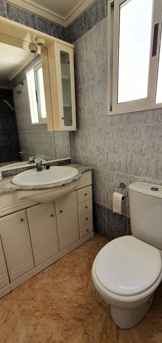 2 quarto Penthouse para venda em Torrevieja com piscina - 137 900 € (Ref: 9609158)