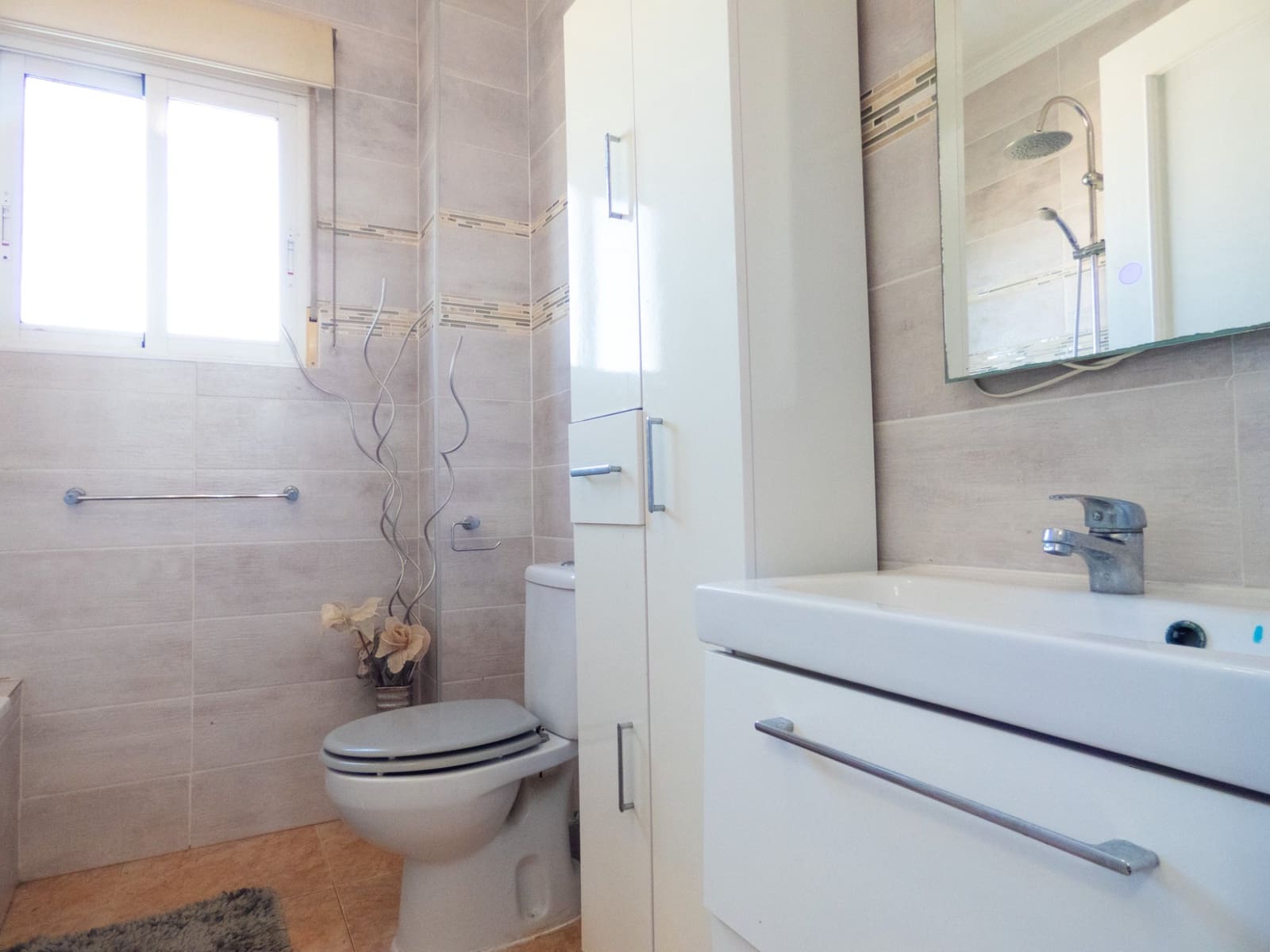 4 slaapkamer Villa te koop in Playa Flamenca met zwembad - € 399.000 (Ref: 9609164)