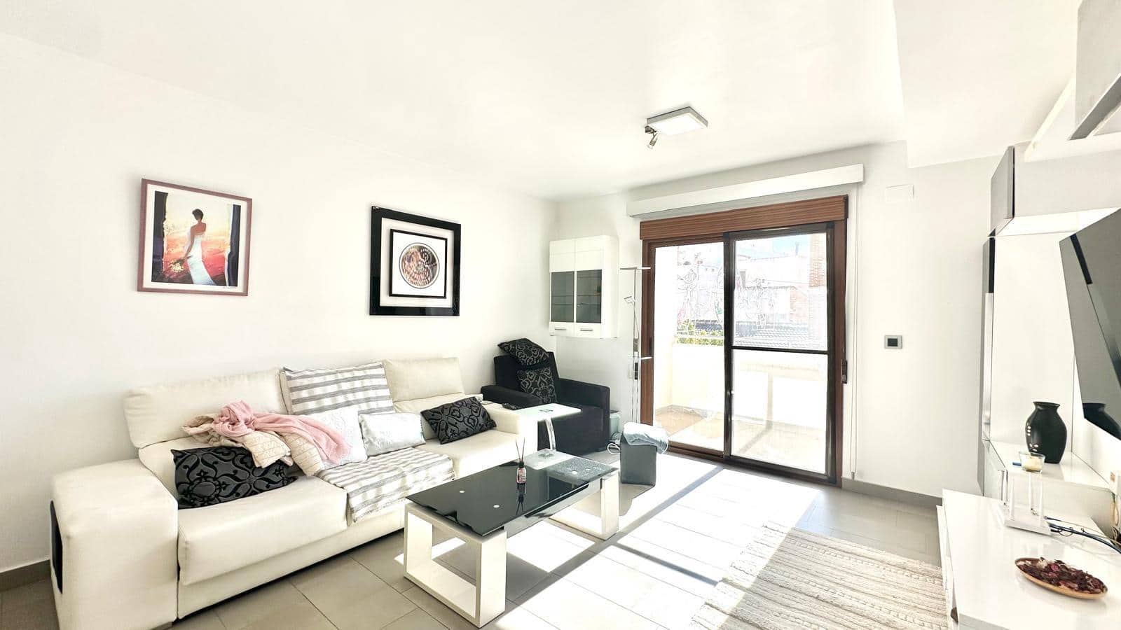 3 bedroom Apartment for sale in Torrevieja - € 220,000 (Ref: 9609168)