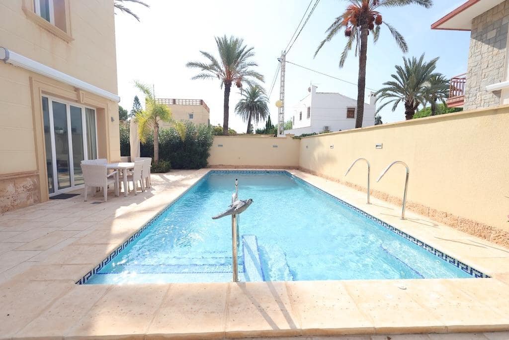 4 bedroom Villa for sale in Cabo Roig - € 1,190,000 (Ref: 9609219)