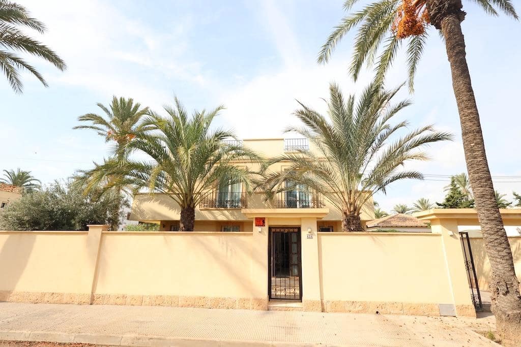 4 bedroom Villa for sale in Cabo Roig - € 1,190,000 (Ref: 9609219)