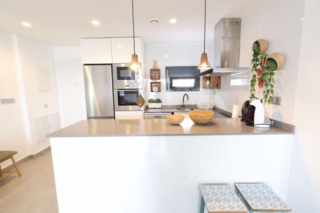 2 quarto Bungalow para venda em Pilar de la Horadada - 225 000 € (Ref: 9609228)