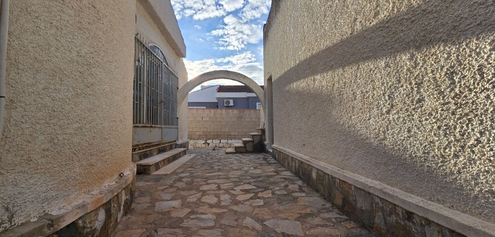 3 bedroom Villa for sale in Torrevieja with garage - € 330,000 (Ref: 9609230)