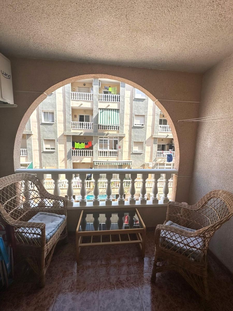 2 sypialnia Apartament na sprzedaż w Torrevieja z basenem - 144 000 € (Ref: 9609247)