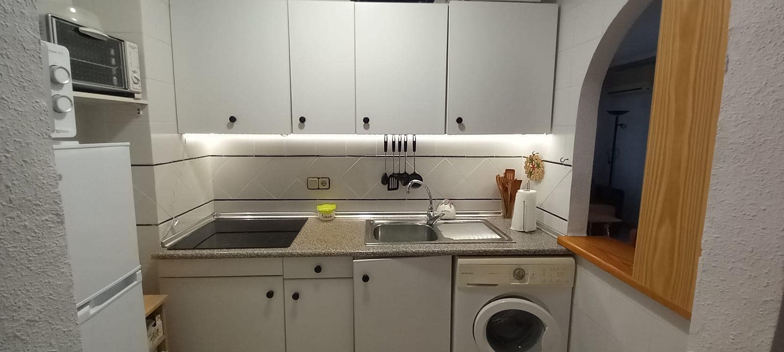 2 bedroom Penthouse for sale in Torrevieja with pool - € 157,000 (Ref: 9609255)