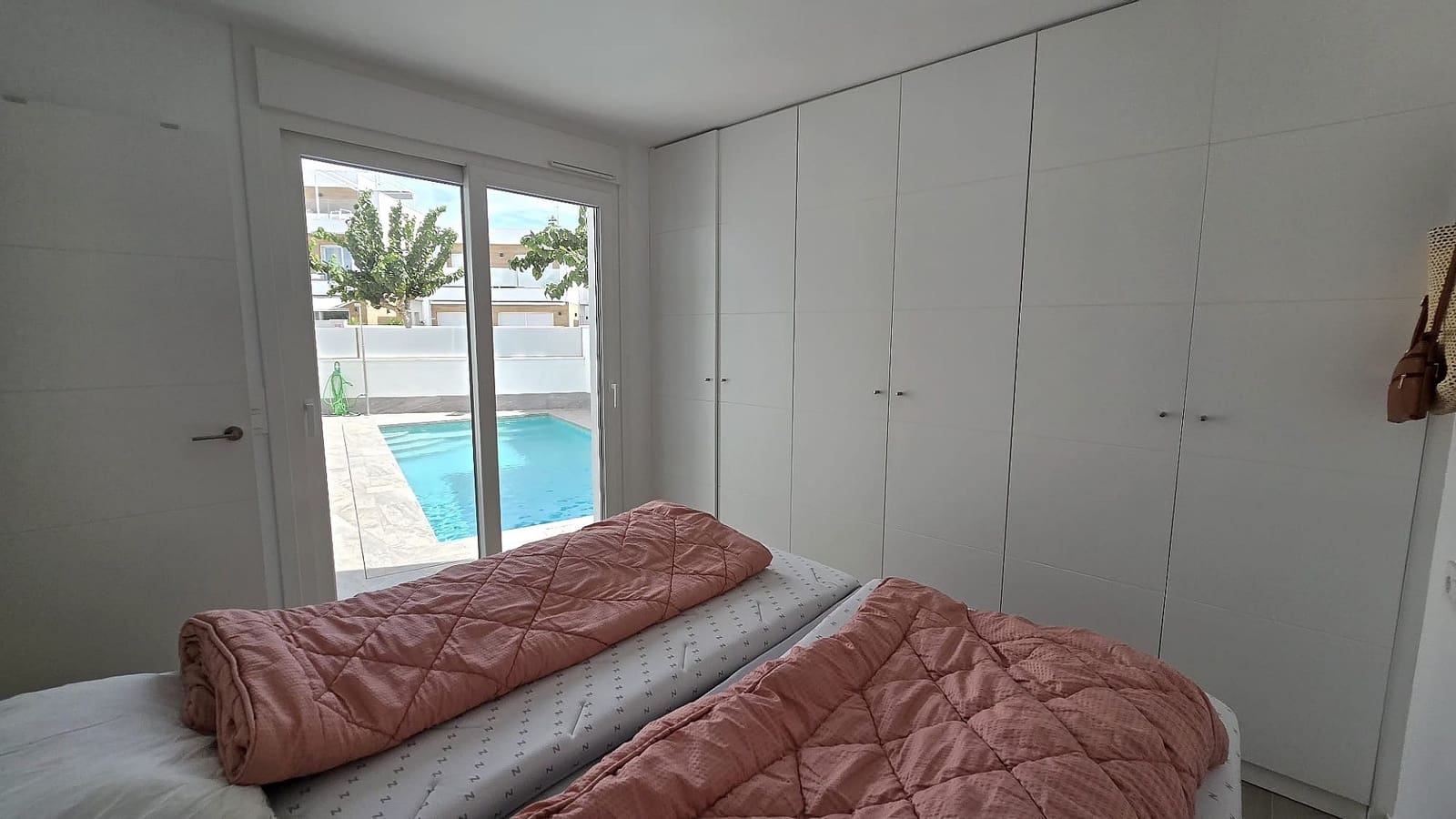 Chalet de 3 habitaciones en San Pedro del Pinatar en venta - 397.000 € (Ref: 9609286)