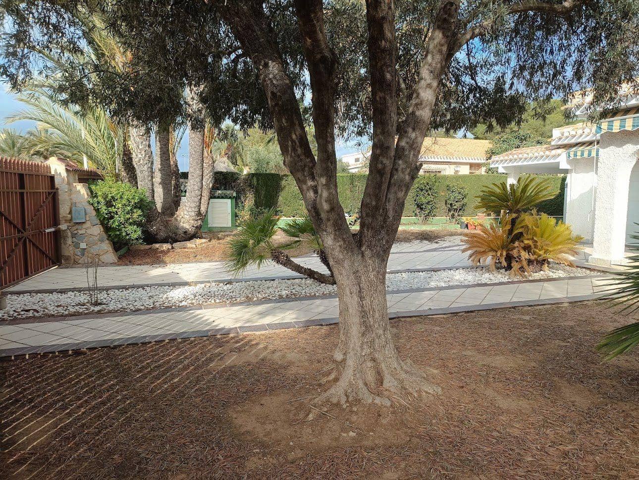 4 bedroom Villa for sale in Campoamor with pool - € 650,000 (Ref: 9609291)