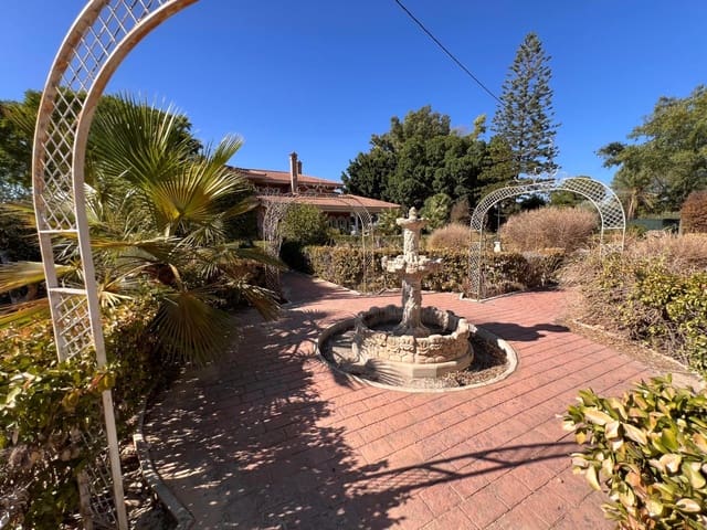 Chalet de 7 habitaciones en Callosa de Segura en venta con piscina - 560.000 € (Ref: 9609305)