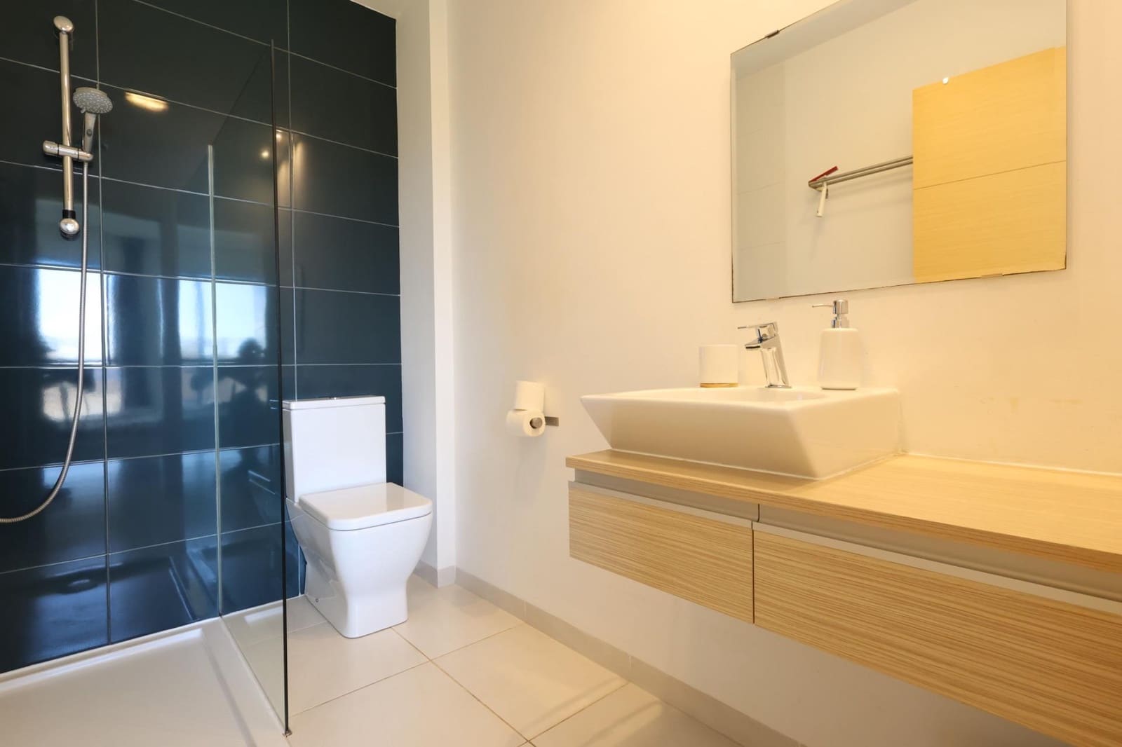 2 bedroom Apartment for sale in La Zenia - € 279,500 (Ref: 9609306)