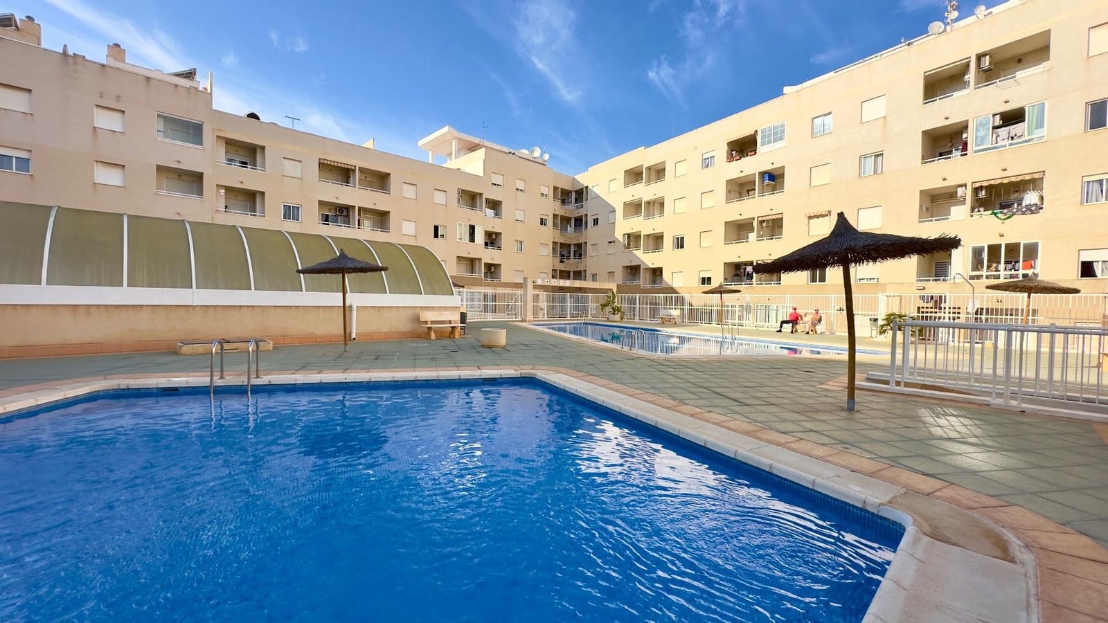 2 Zimmer Apartment zu verkaufen in Torrevieja mit Pool - 132.900 € (Ref: 9609312)