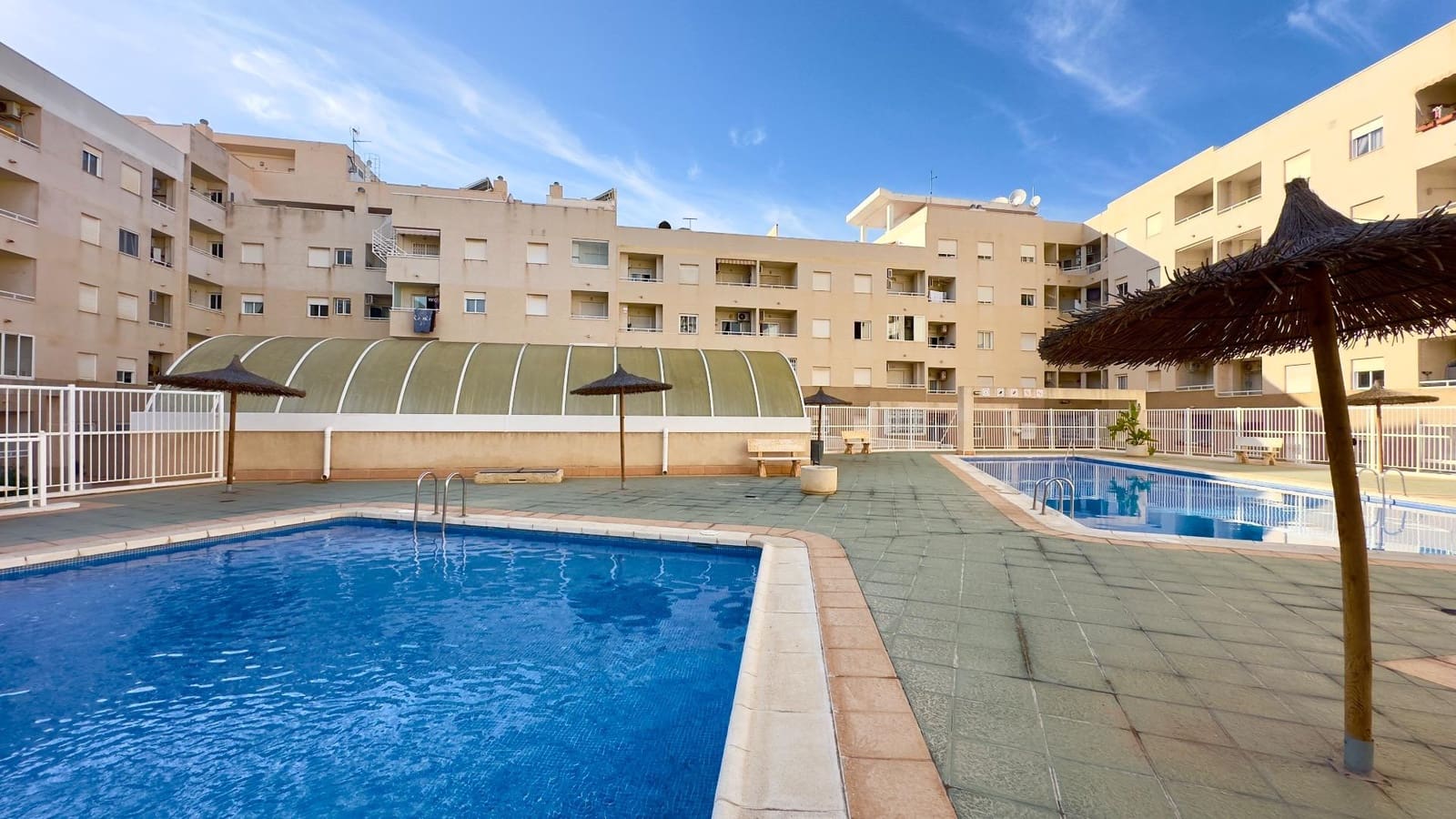 2 Zimmer Apartment zu verkaufen in Torrevieja mit Pool - 132.900 € (Ref: 9609312)
