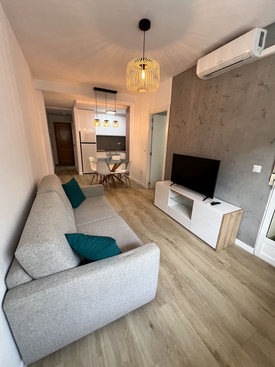 1 bedroom Apartment for sale in Torrevieja with pool - € 115,000 (Ref: 9609315)