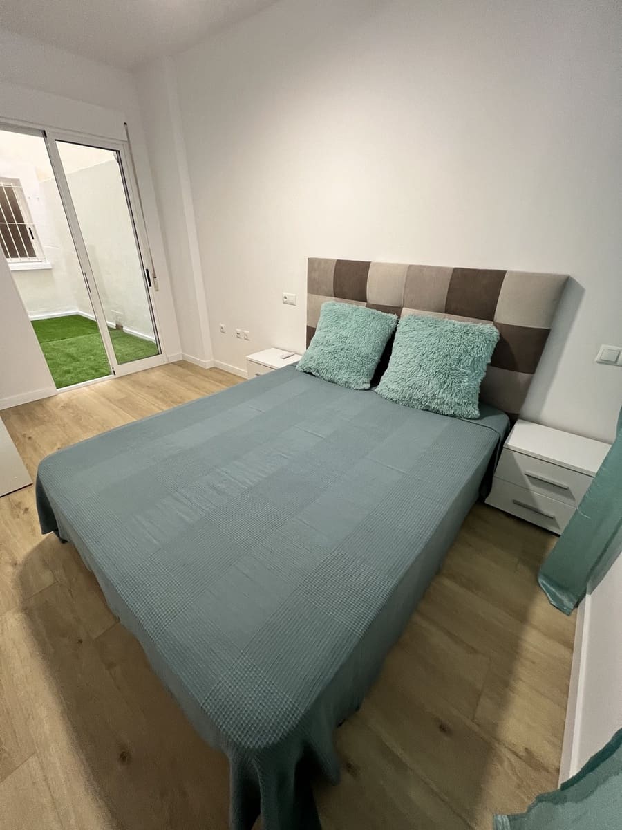 1 bedroom Apartment for sale in Torrevieja with pool - € 115,000 (Ref: 9609315)