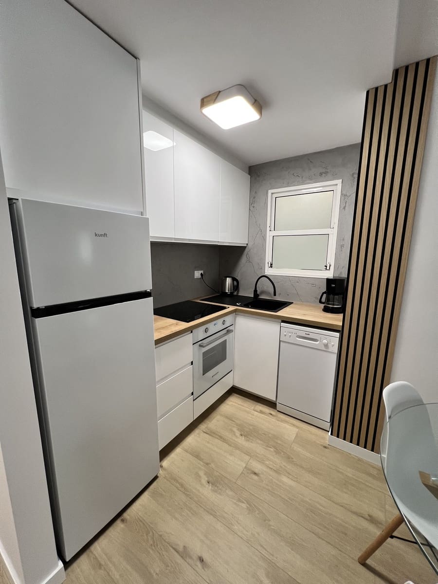 1 bedroom Apartment for sale in Torrevieja with pool - € 115,000 (Ref: 9609315)