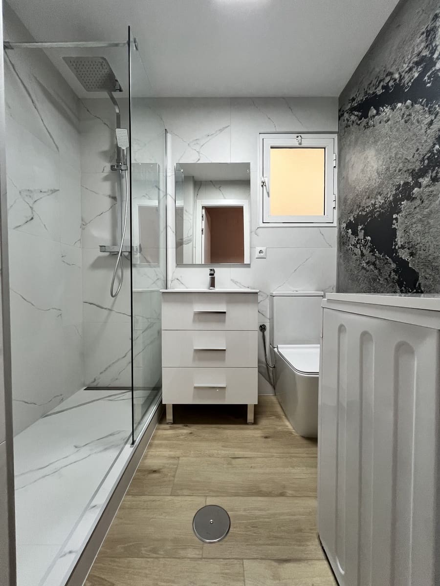 1 bedroom Apartment for sale in Torrevieja with pool - € 115,000 (Ref: 9609315)