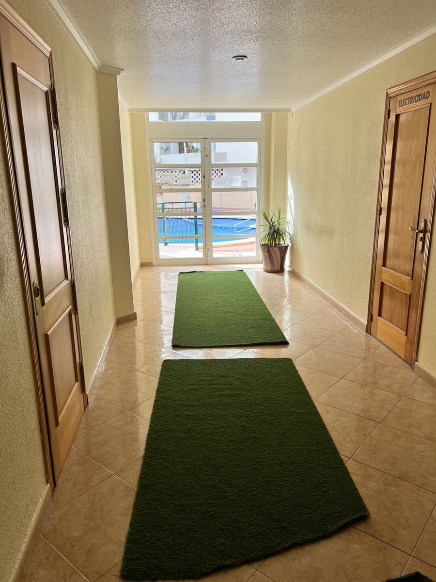 1 bedroom Apartment for sale in Torrevieja with pool - € 115,000 (Ref: 9609315)