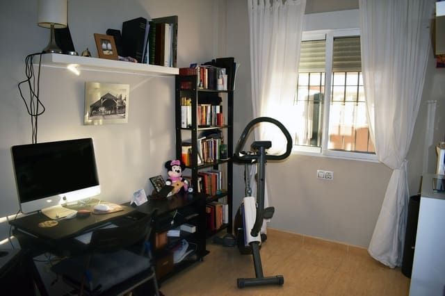 3 soveværelse Byhus til salg i Centro, Torrevieja med swimmingpool - € 228.000 (Ref: 9609344)