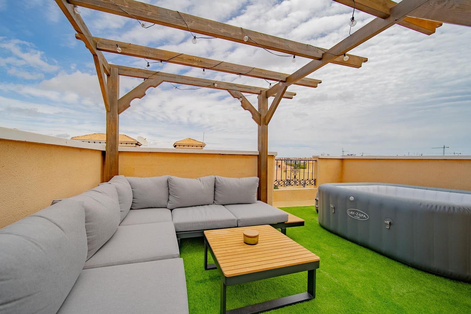 3 soverom Hus til salgs i Orihuela Costa med svømmebasseng - € 279 900 (Ref: 9609346)