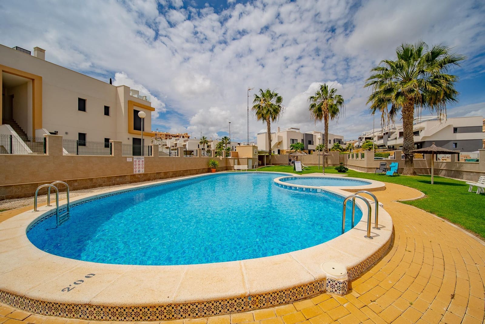 3 soverom Hus til salgs i Orihuela Costa med svømmebasseng - € 279 900 (Ref: 9609346)
