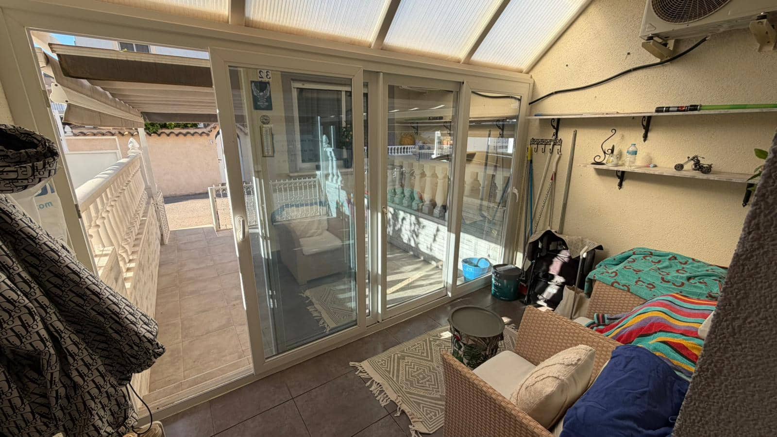 2 makuuhuone Paritalo myytävänä paikassa Playa Flamenca - 220 000 € (Ref: 9609363)